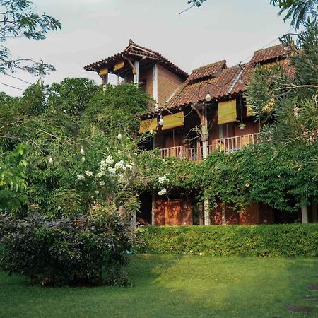 スマラン Djajanti House Bed & Breakfast エクステリア 写真