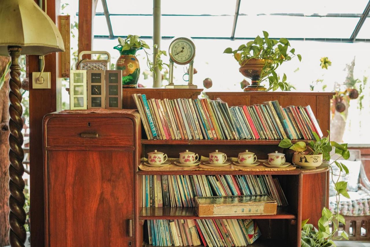 スマラン Djajanti House Bed & Breakfast エクステリア 写真