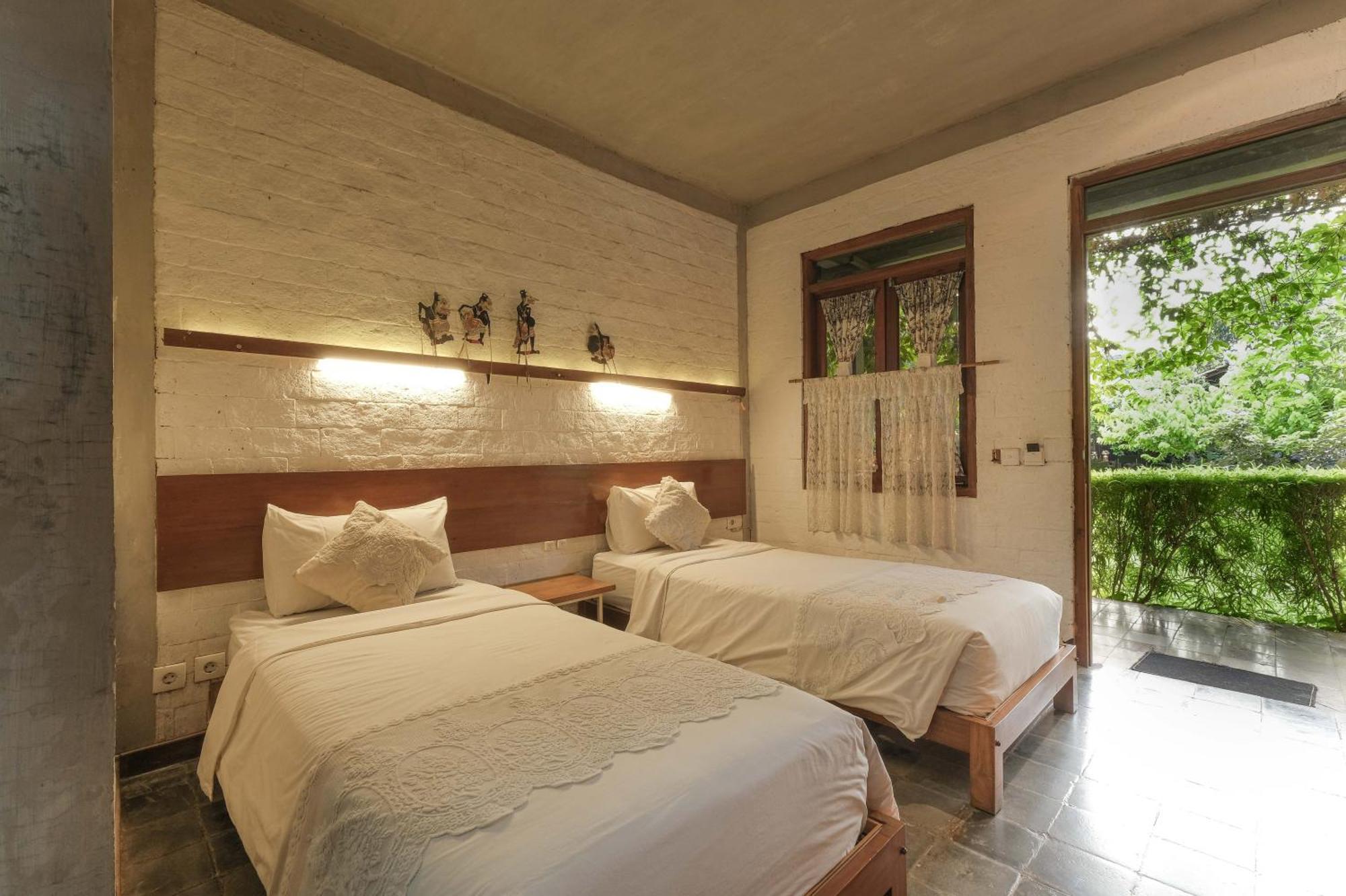 スマラン Djajanti House Bed & Breakfast エクステリア 写真