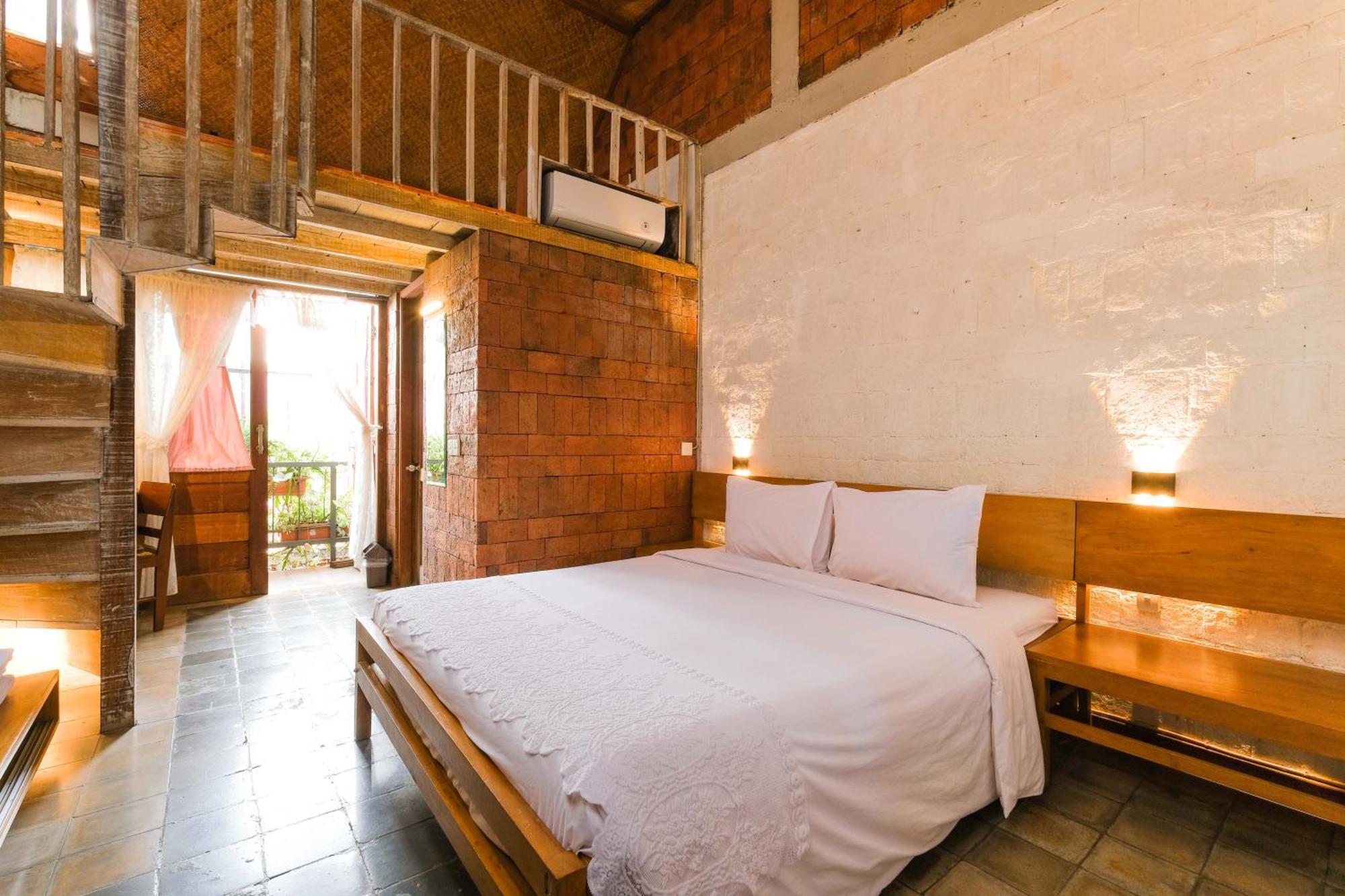 スマラン Djajanti House Bed & Breakfast エクステリア 写真
