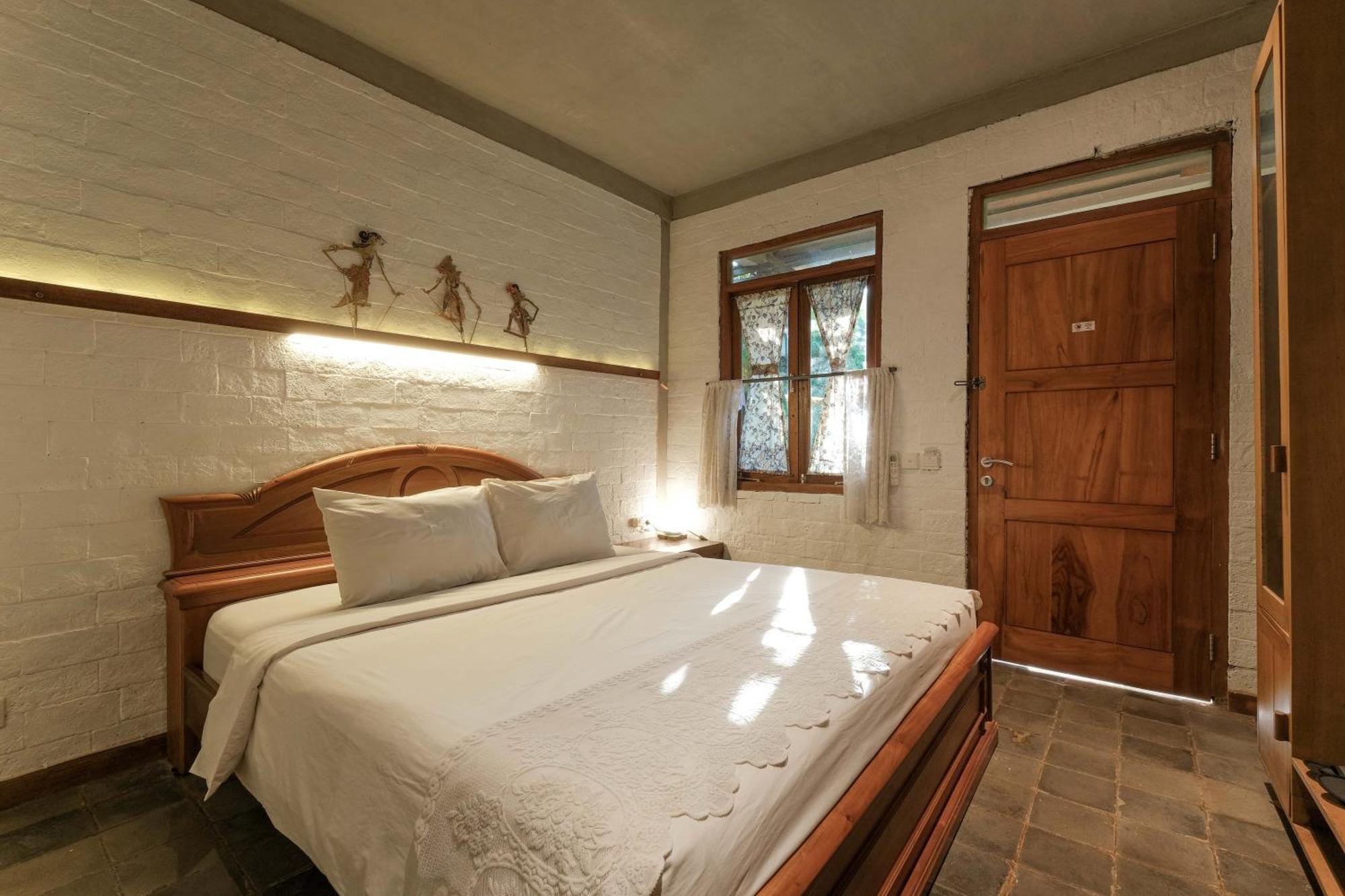 スマラン Djajanti House Bed & Breakfast エクステリア 写真