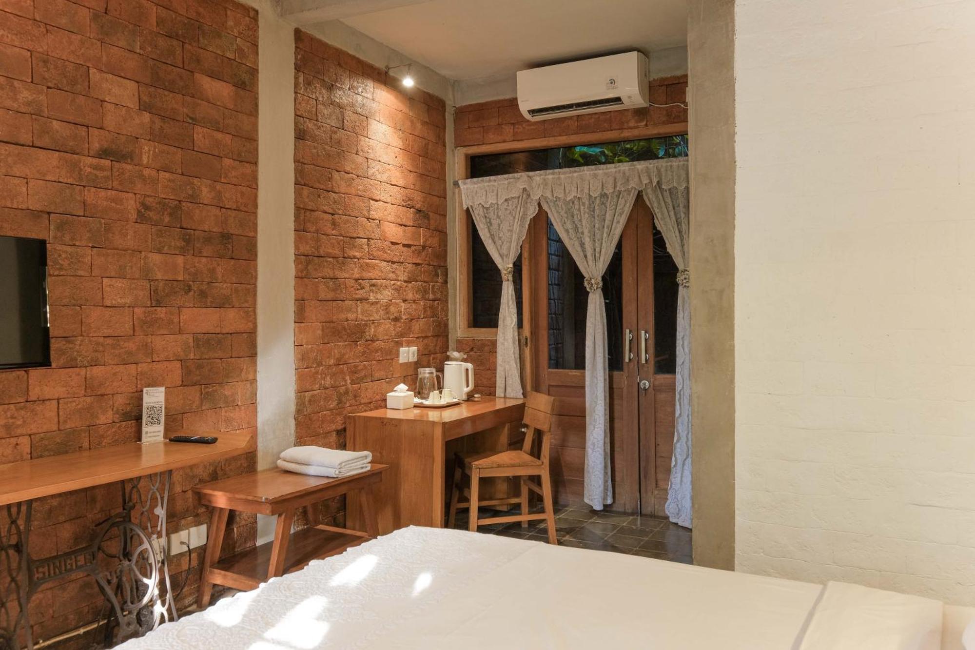 スマラン Djajanti House Bed & Breakfast エクステリア 写真