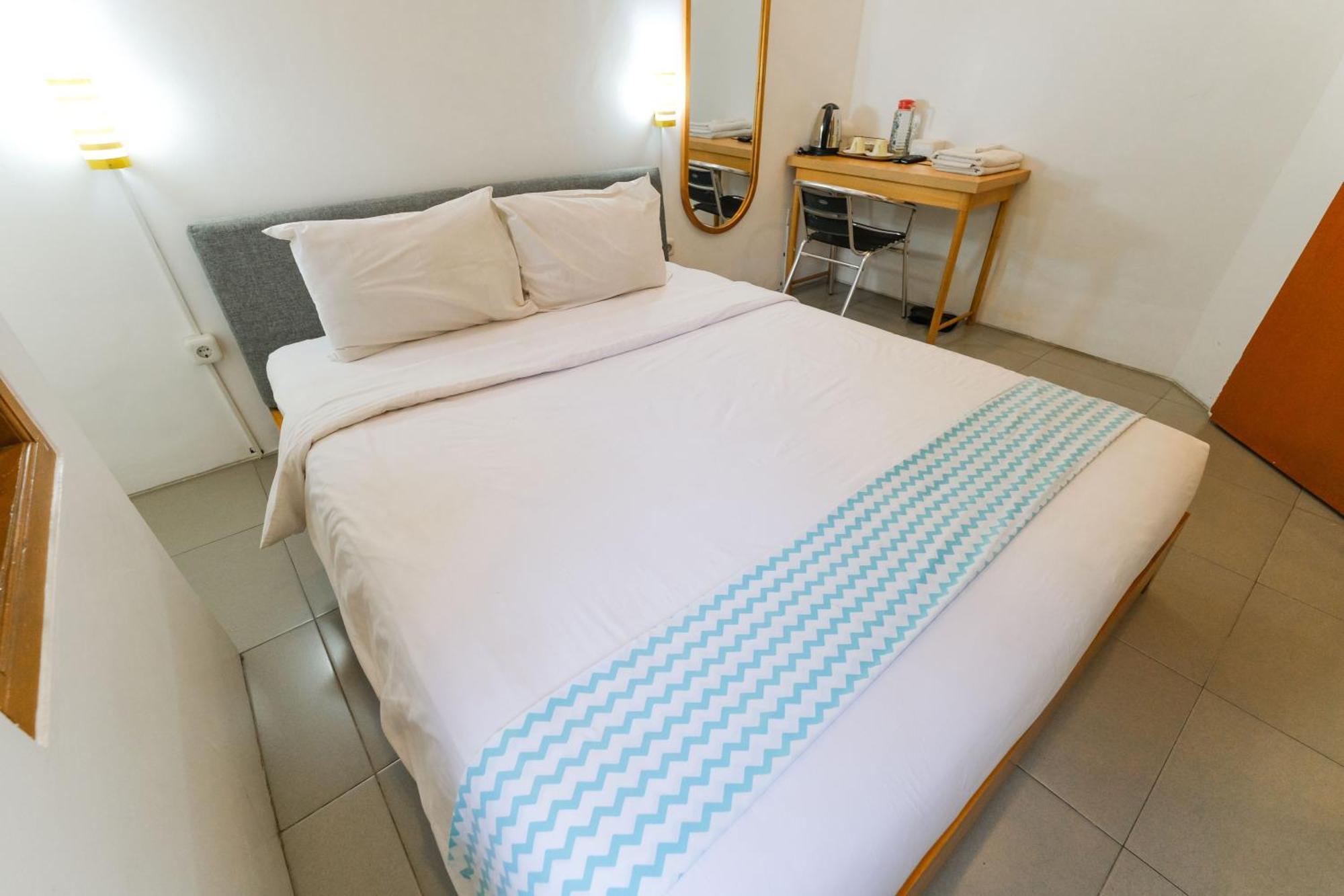 スマラン Djajanti House Bed & Breakfast エクステリア 写真