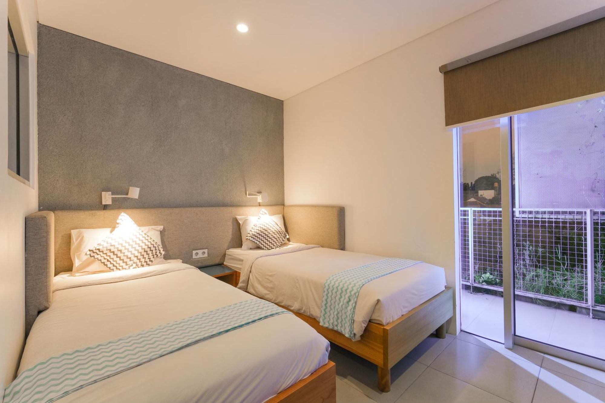 スマラン Djajanti House Bed & Breakfast エクステリア 写真