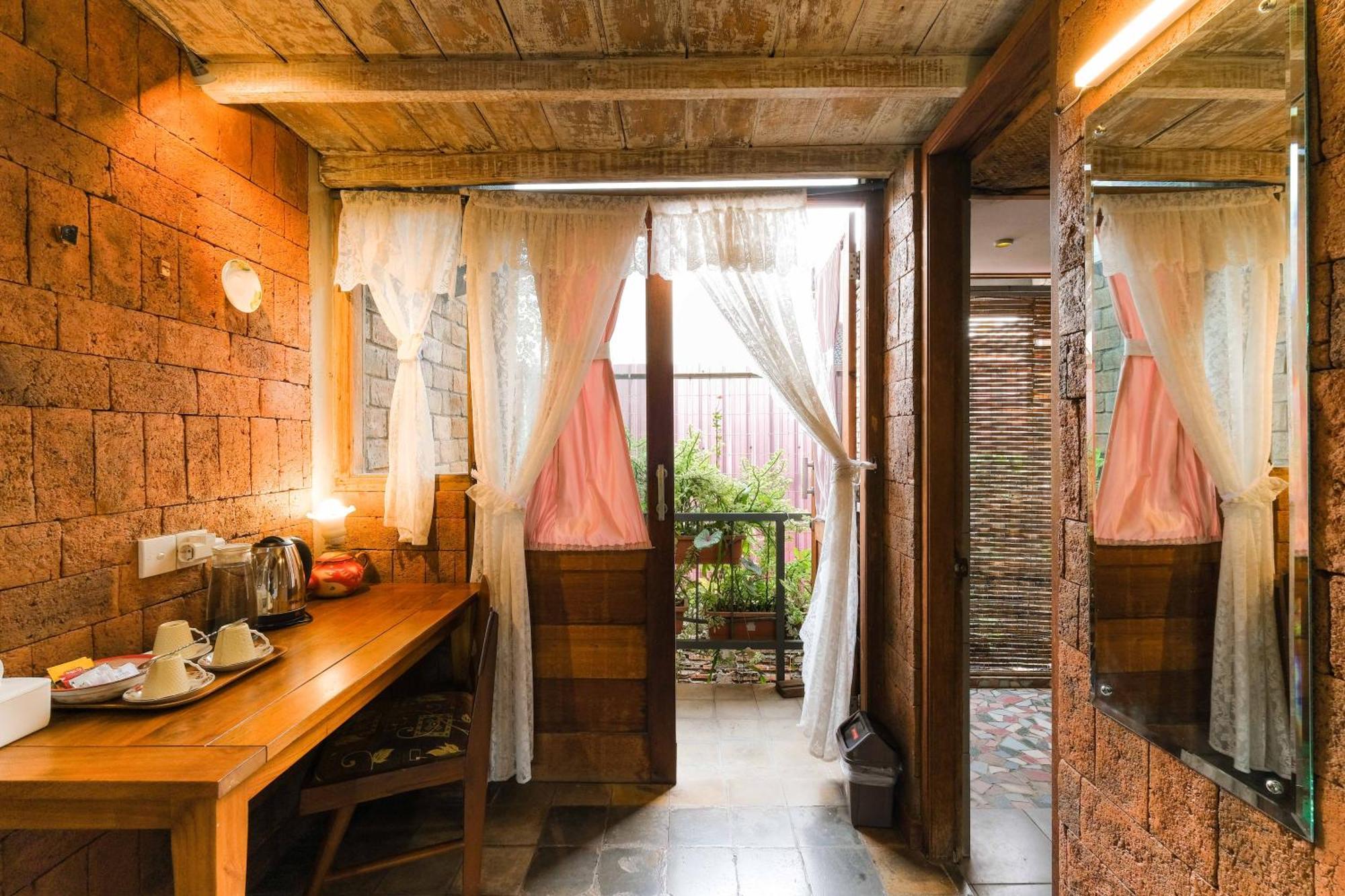 スマラン Djajanti House Bed & Breakfast エクステリア 写真