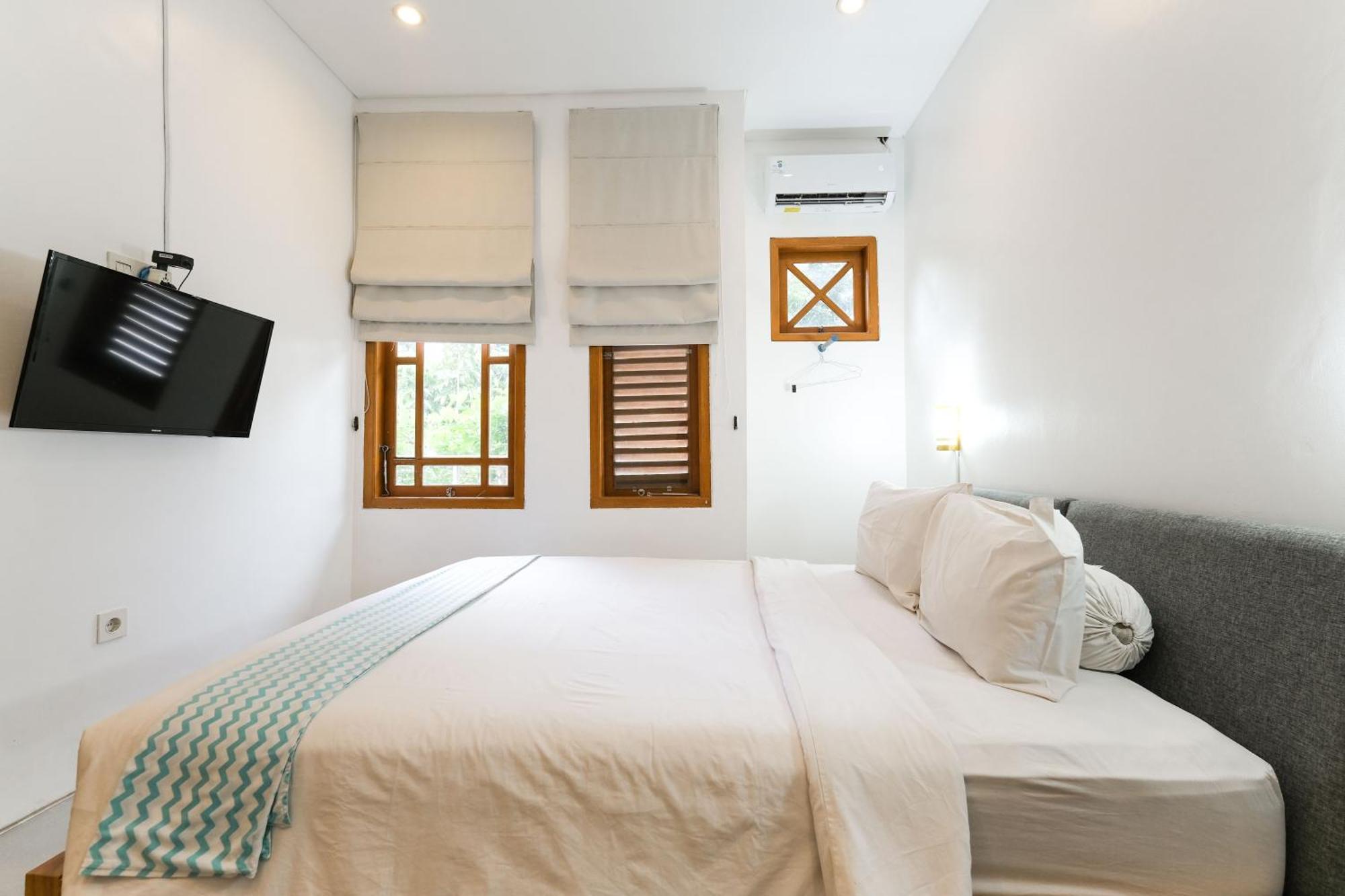スマラン Djajanti House Bed & Breakfast エクステリア 写真